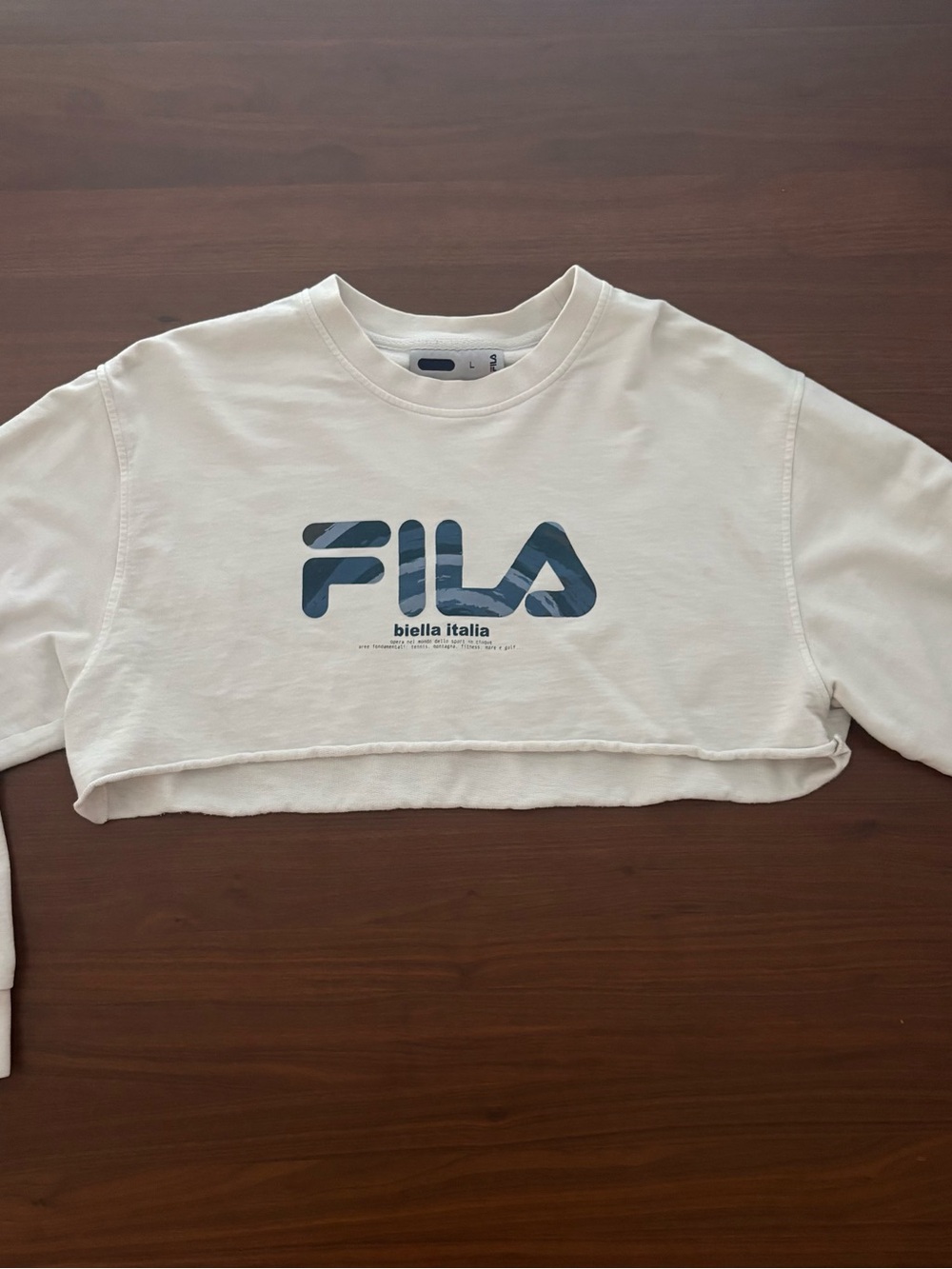 Vintage FILA cropped crewneck in an off-white/cream colourway